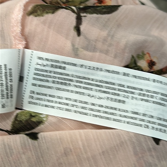 🏰 Abercrombie & Fitch Semi Sheer Blouse - Picture 5 of 5